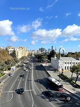 Satılır 7 otaqlı köhnə tikili 368 m² — Bakı, Səbail 7 otaq 368.00 m²