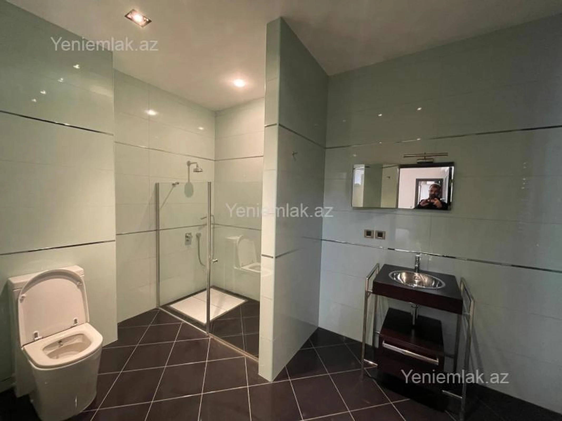 Satılır 7 otaqlı köhnə tikili 368 m²