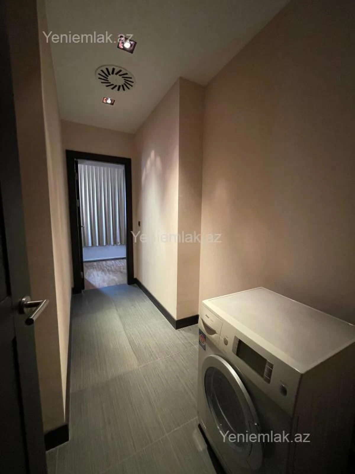Satılır 7 otaqlı köhnə tikili 368 m²