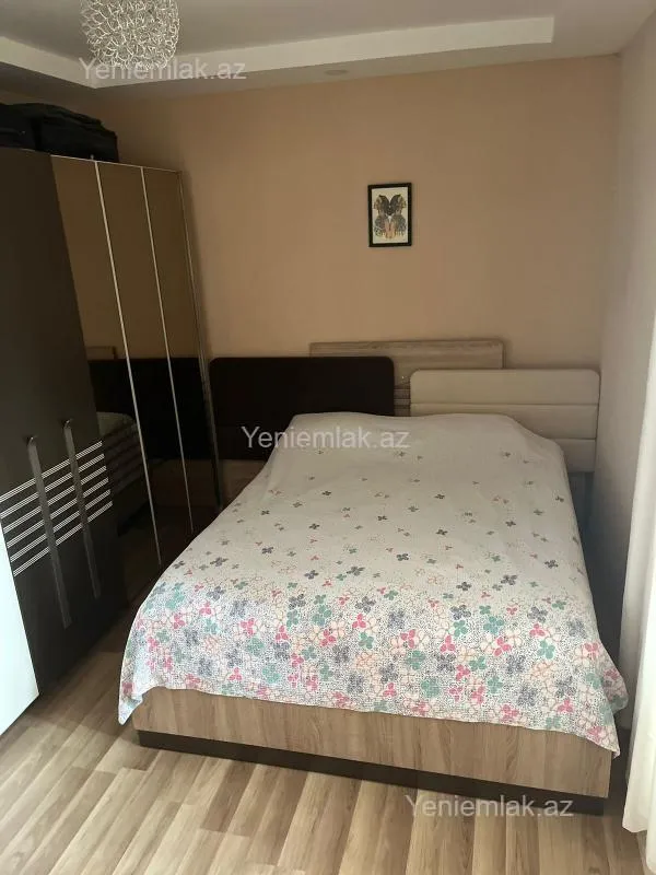 Satılır 2 otaqlı köhnə tikili 60 m²