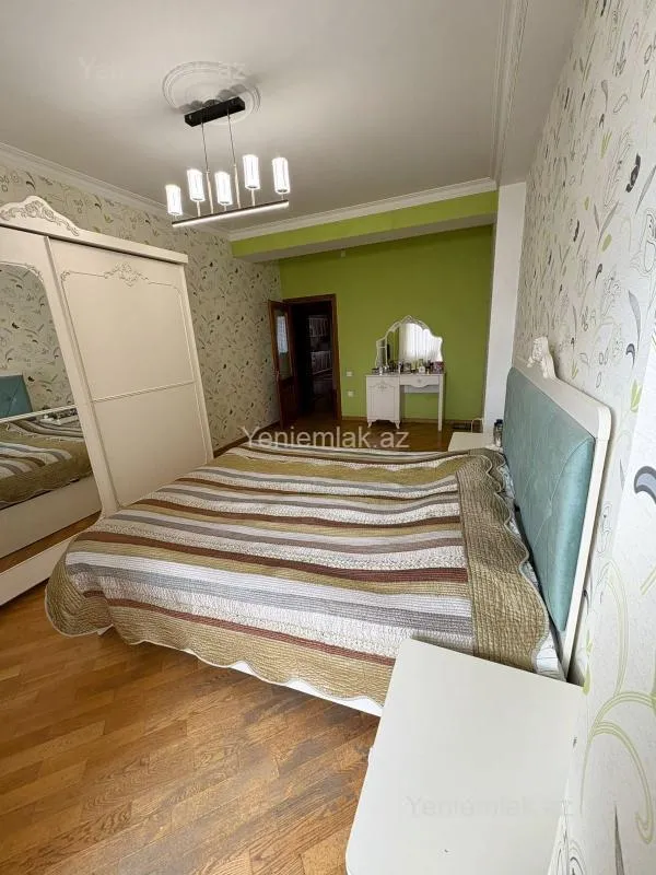 Satılır 3 otaqlı yeni tikili 120 m²