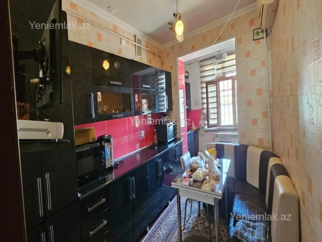 Satılır 3 otaqlı köhnə tikili 80 m²