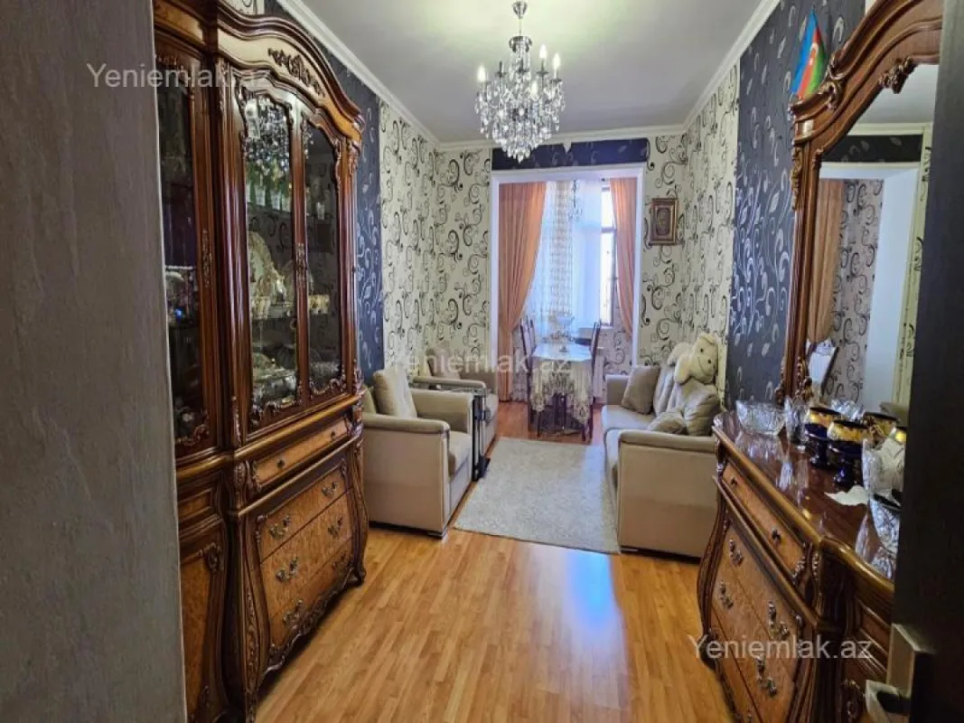 Satılır 3 otaqlı köhnə tikili 80 m²