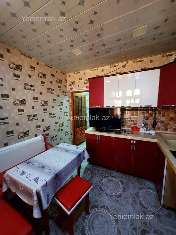 Satılır 3 otaqlı köhnə tikili 85 m²