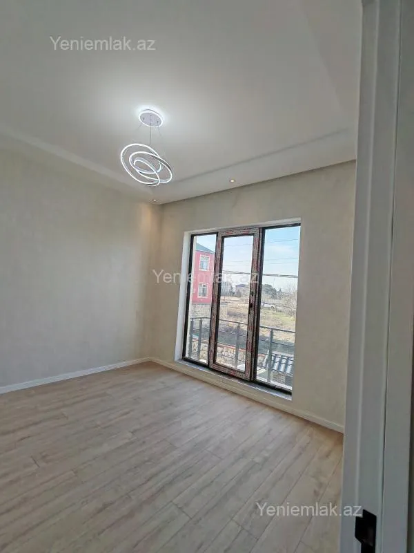 Satılır 6 otaqlı həyət evi 200 m²