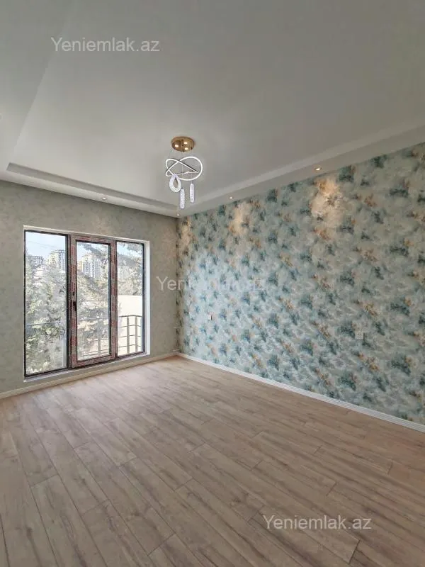 Satılır 6 otaqlı həyət evi 200 m²