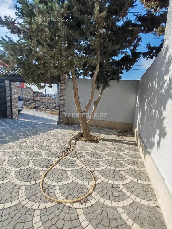 Satılır 6 otaqlı həyət evi 200 m²