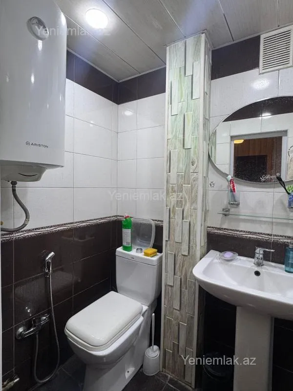 Satılır 2 otaqlı köhnə tikili 65 m²