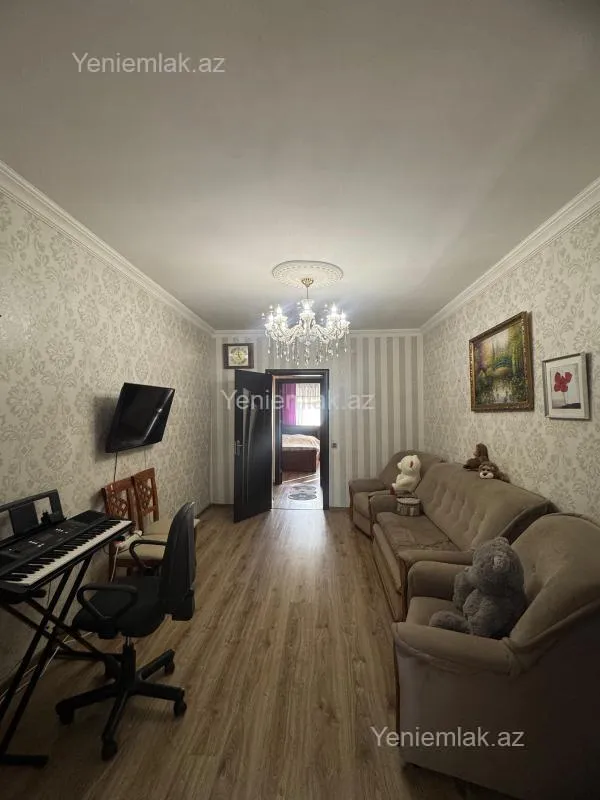 Satılır 2 otaqlı köhnə tikili 65 m²