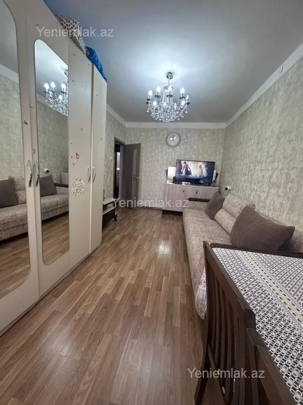 Satılır 2 otaqlı köhnə tikili 60 m²