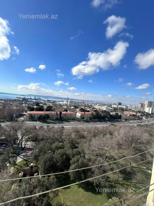 Satılır 2 otaqlı köhnə tikili 60 m²