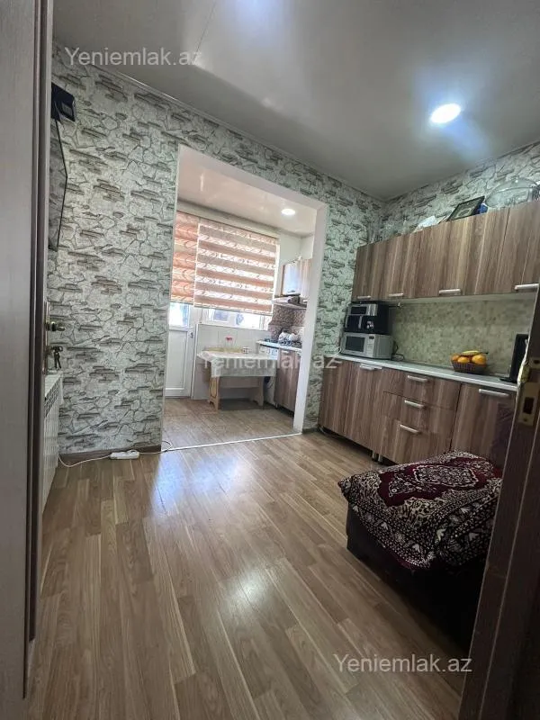 Satılır 2 otaqlı köhnə tikili 60 m²