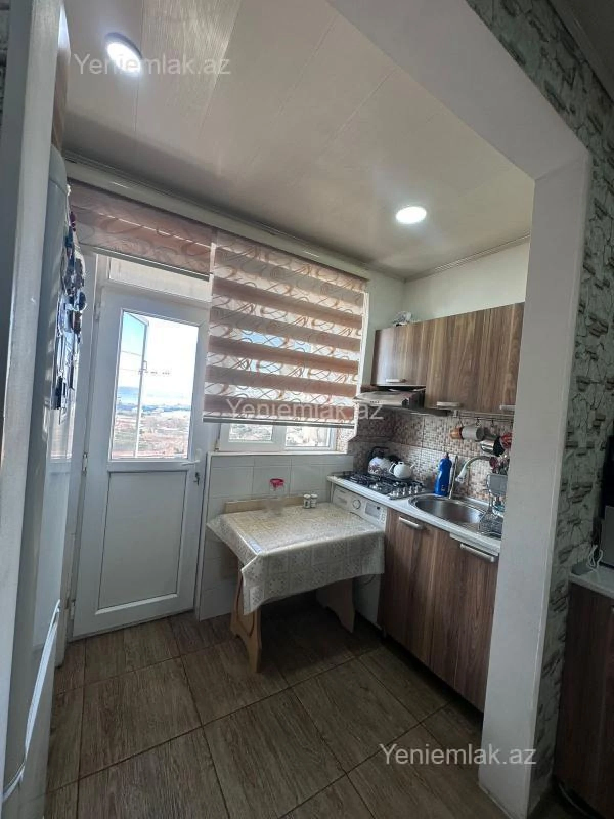 Satılır 2 otaqlı köhnə tikili 60 m²