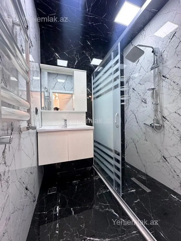 Satılır 4 otaqlı yeni tikili 135 m²