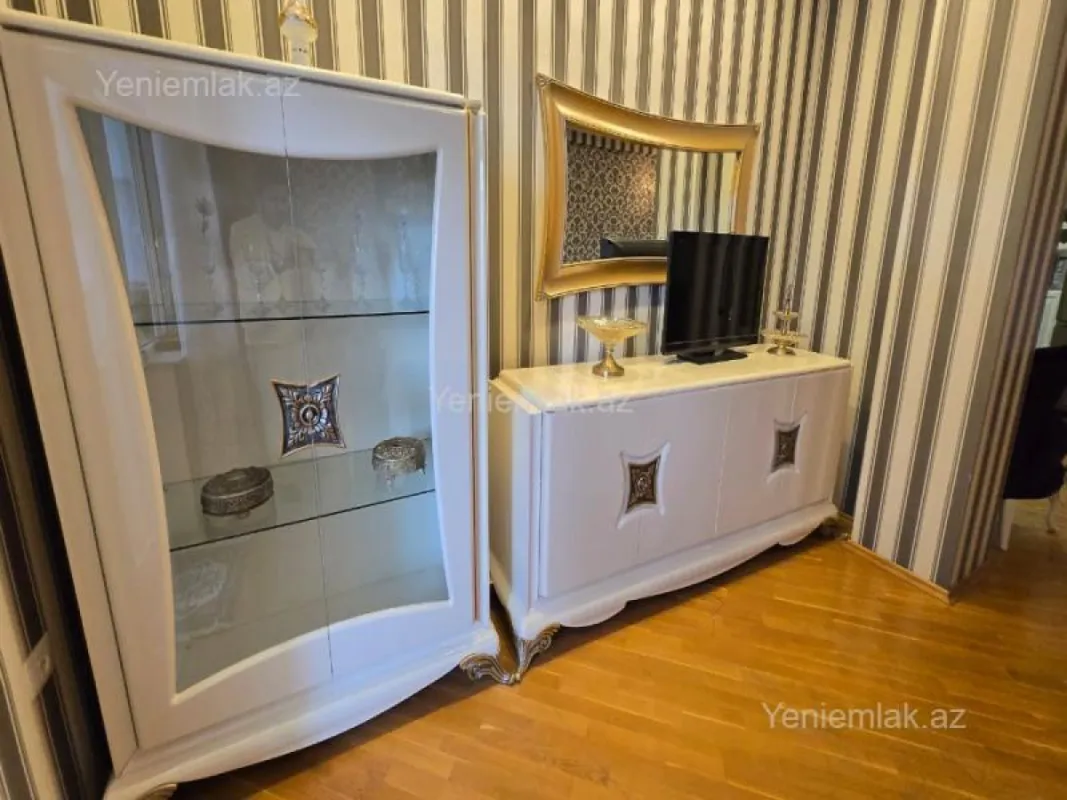 Satılır 4 otaqlı yeni tikili 135 m²