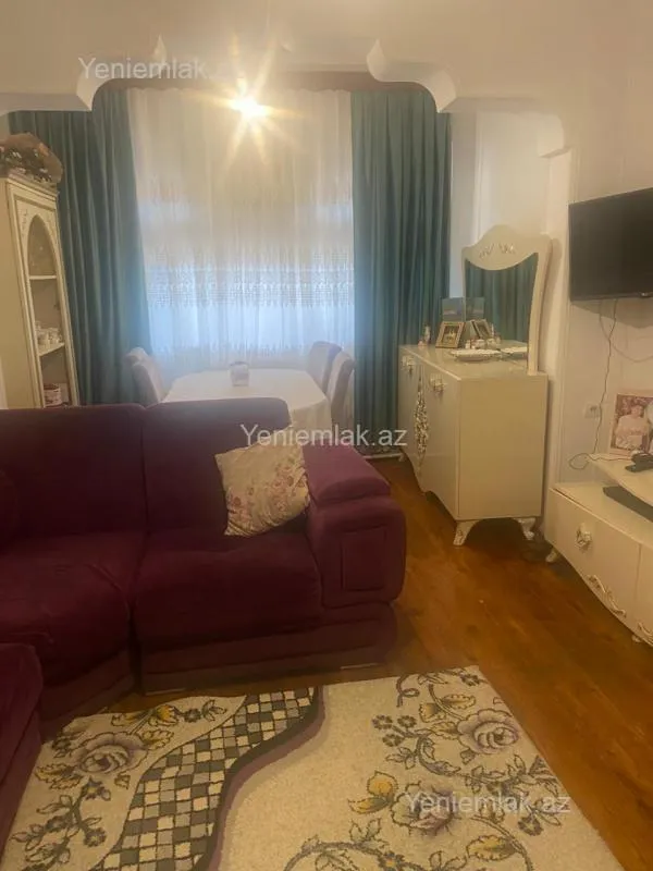 Satılır 3 otaqlı köhnə tikili 90 m²