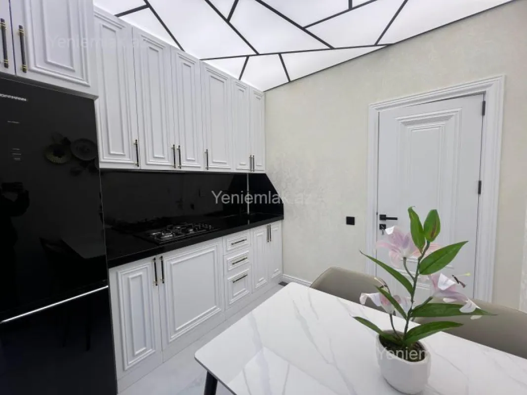 Satılır 3 otaqlı yeni tikili 100 m²