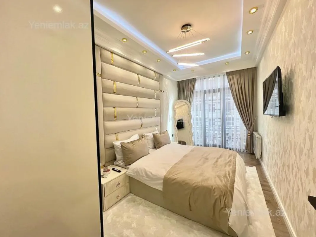 Satılır 3 otaqlı yeni tikili 100 m²