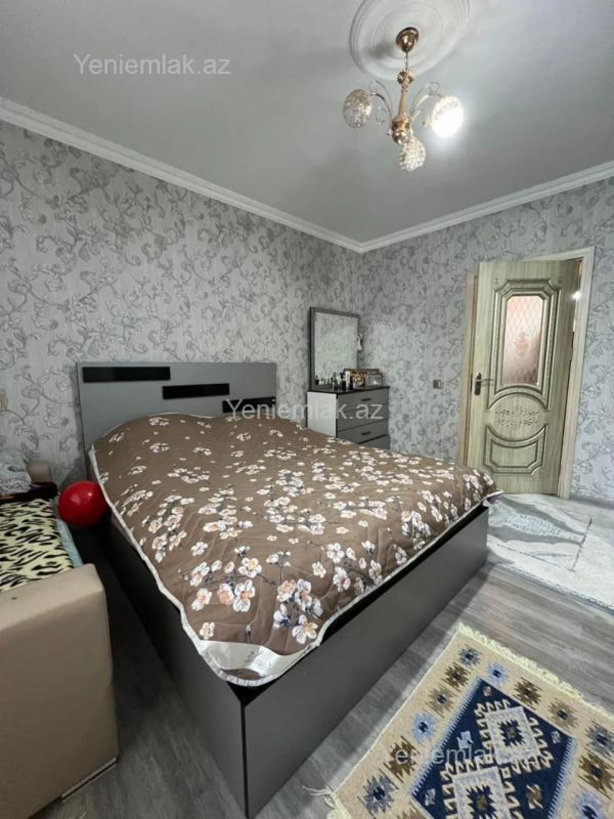 Satılır 3 otaqlı köhnə tikili 80 m²
