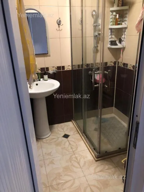 Satılır 2 otaqlı köhnə tikili 60 m²