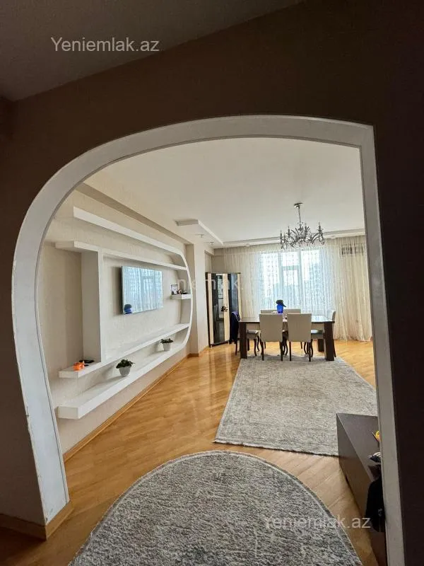 Satılır 3 otaqlı yeni tikili 110 m²