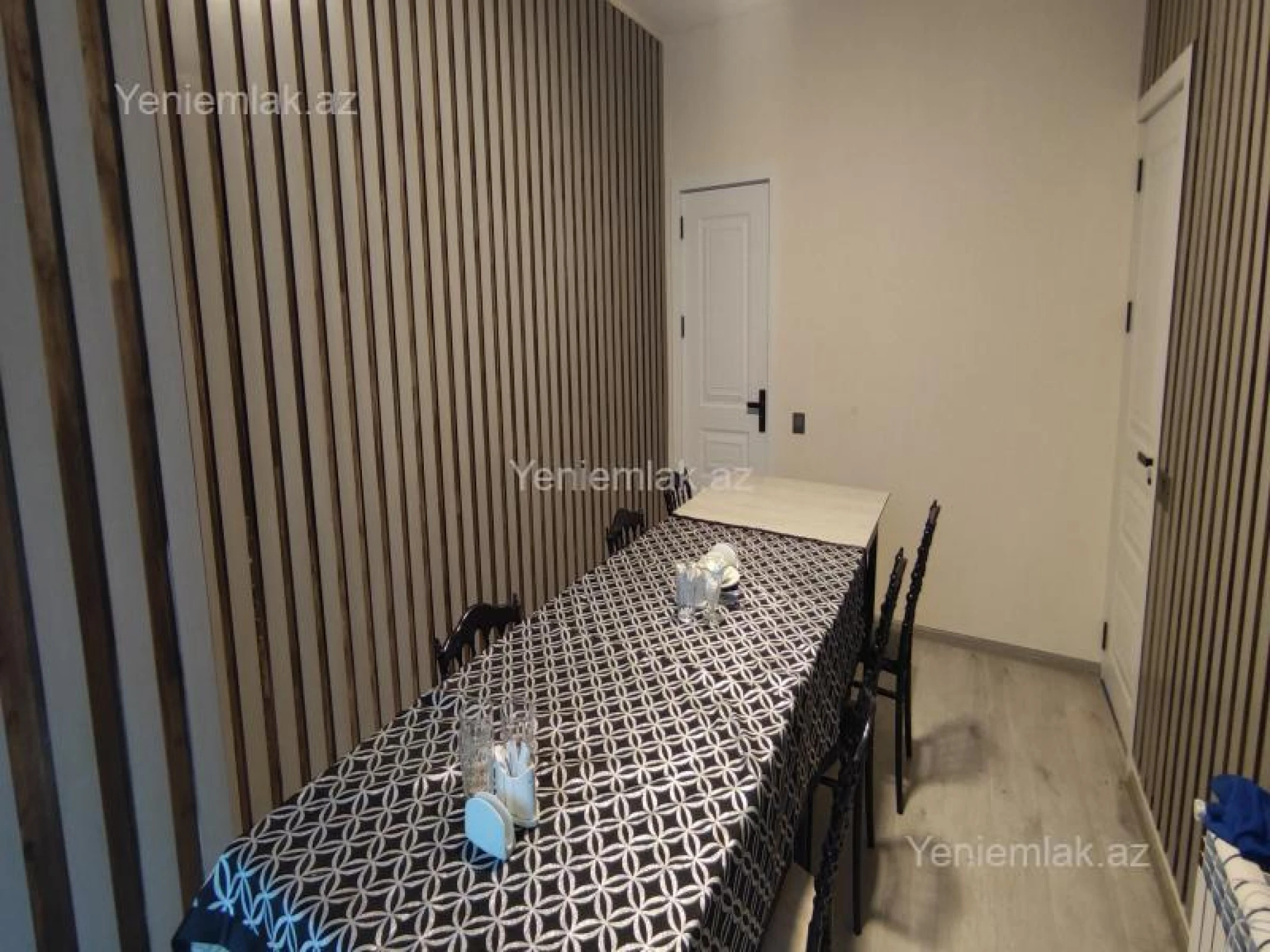 Satılır 6 otaqlı obyekt 300 m²