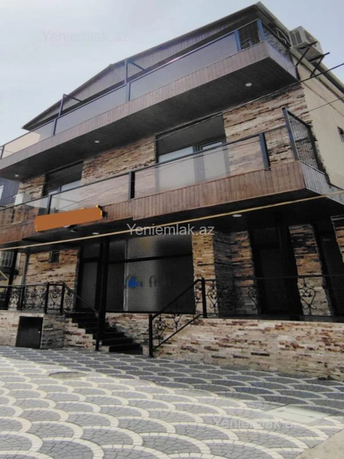 Satılır 6 otaqlı obyekt 300 m²