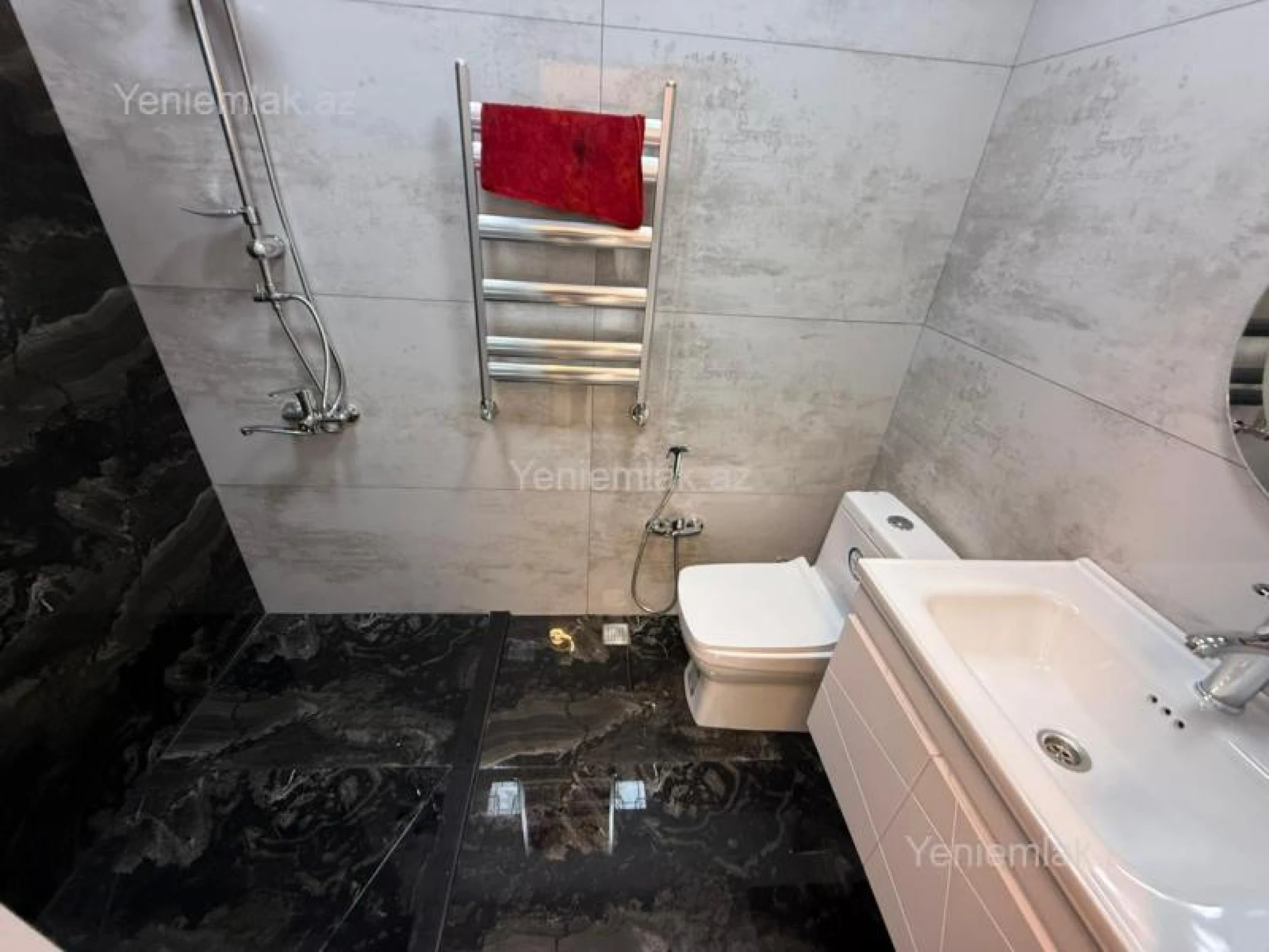 Satılır 2 otaqlı yeni tikili 65 m²