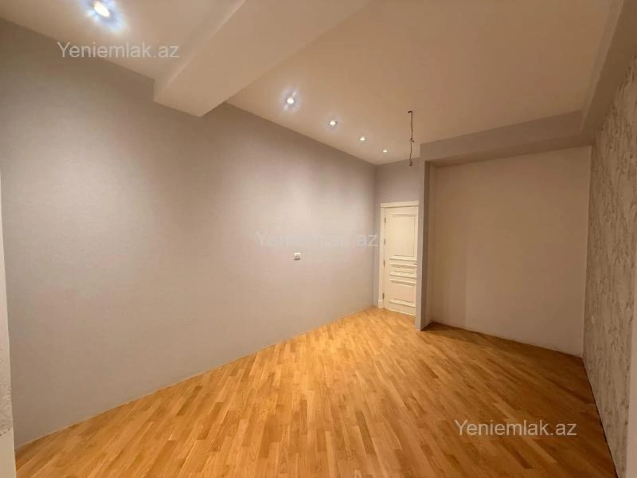 Satılır 4 otaqlı yeni tikili 142 m²