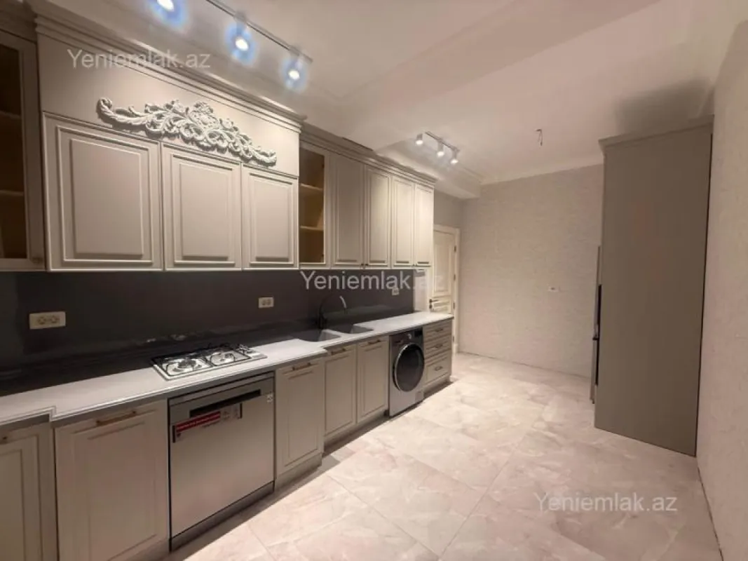 Satılır 4 otaqlı yeni tikili 142 m²