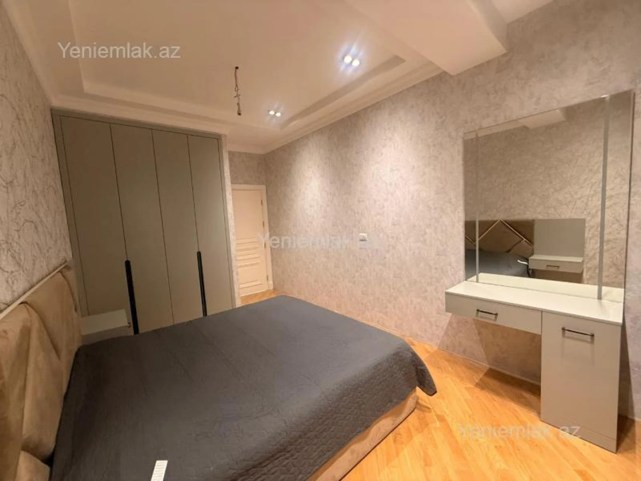 Satılır 4 otaqlı yeni tikili 142 m²