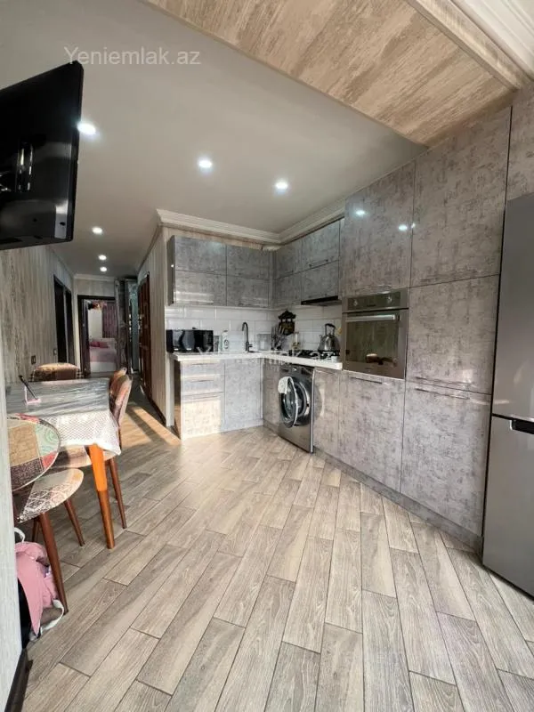 Satılır 3 otaqlı köhnə tikili 80 m²