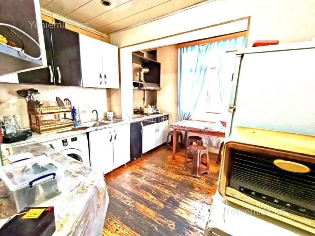 Satılır 5 otaqlı köhnə tikili 120 m²