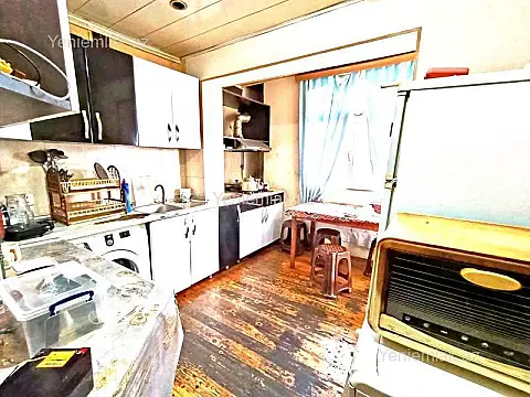 Satılır 5 otaqlı köhnə tikili 120 m²