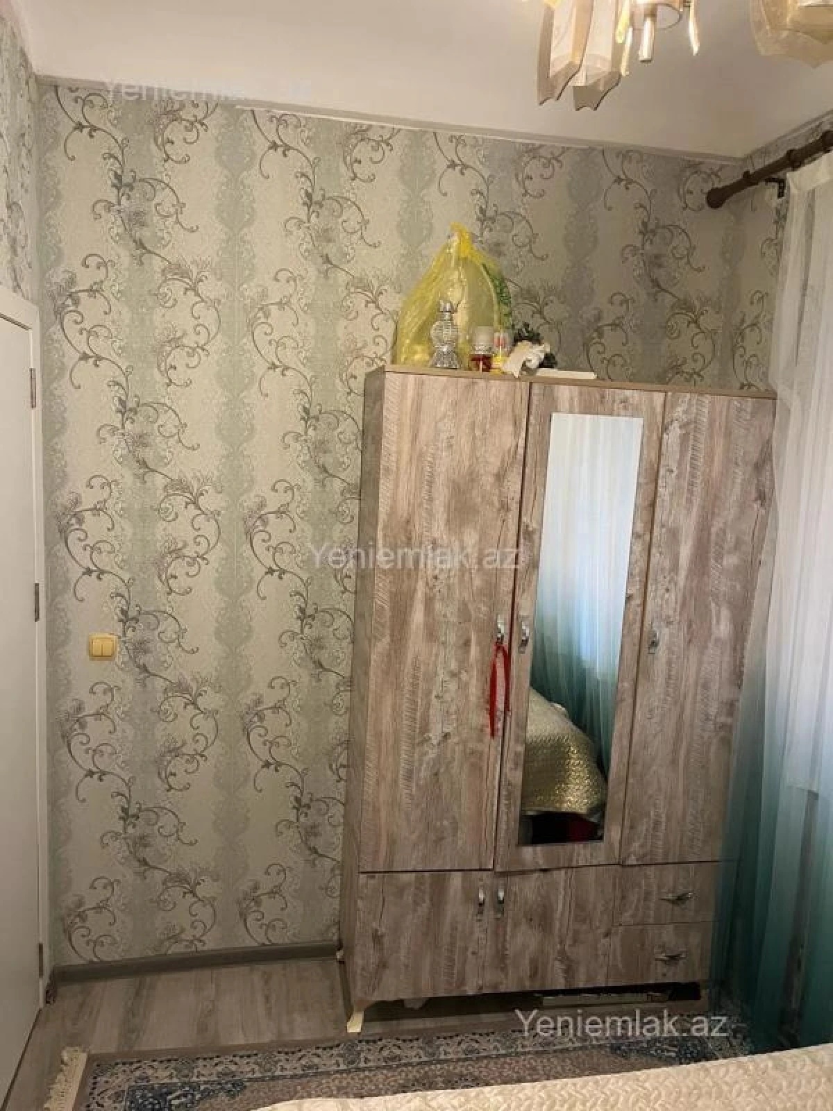 Satılır 1 otaqlı köhnə tikili 35 m²