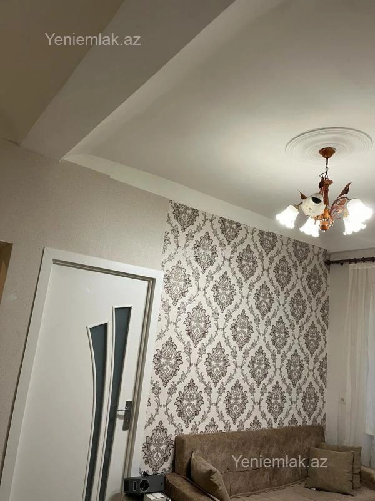 Satılır 1 otaqlı köhnə tikili 35 m²