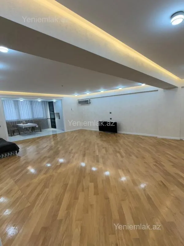 Satılır 3 otaqlı yeni tikili 100 m²