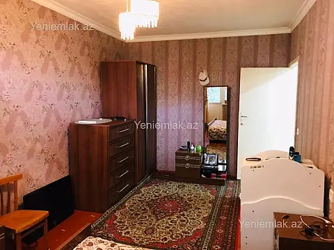 Satılır 4 otaqlı köhnə tikili 100 m²