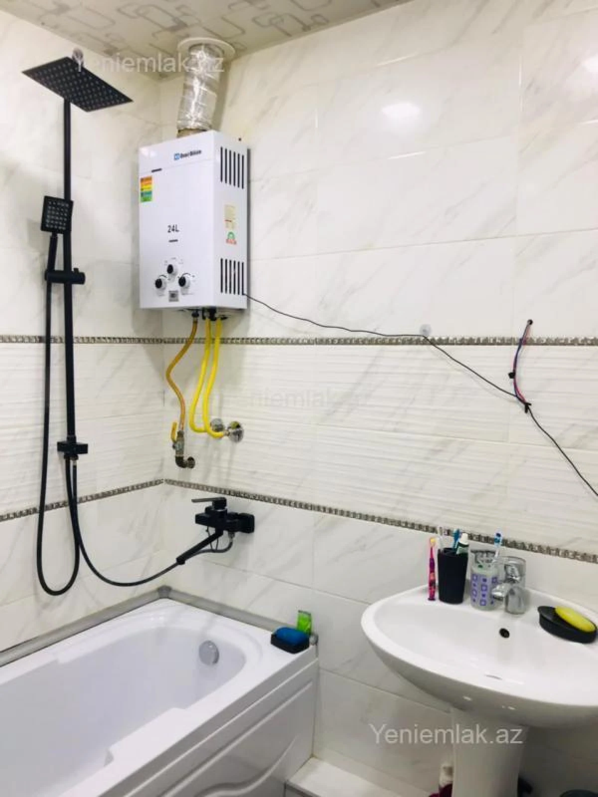 Satılır 4 otaqlı köhnə tikili 100 m²