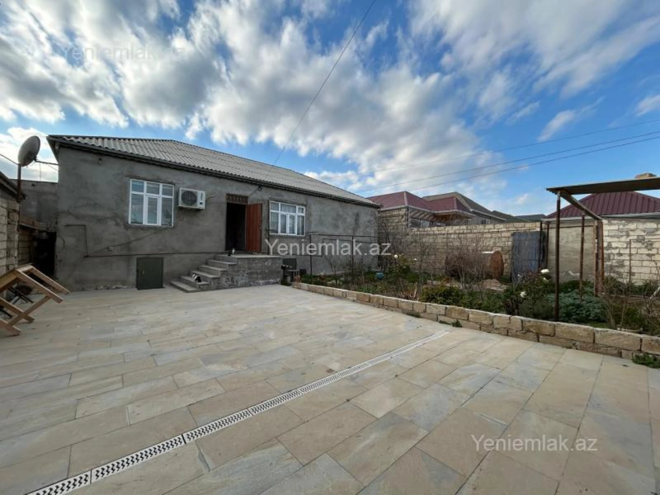 Satılır 4 otaqlı həyət evi 130 m²