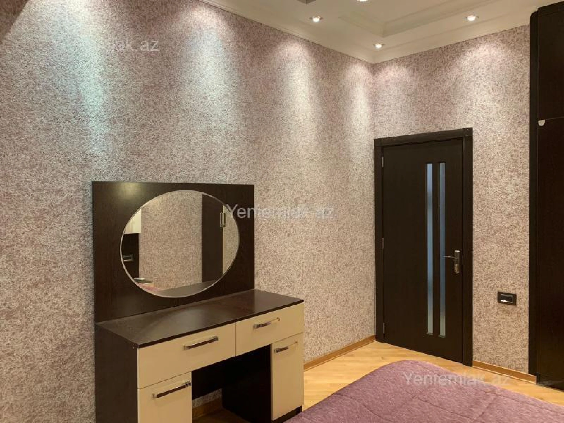 Satılır 2 otaqlı köhnə tikili 50 m²