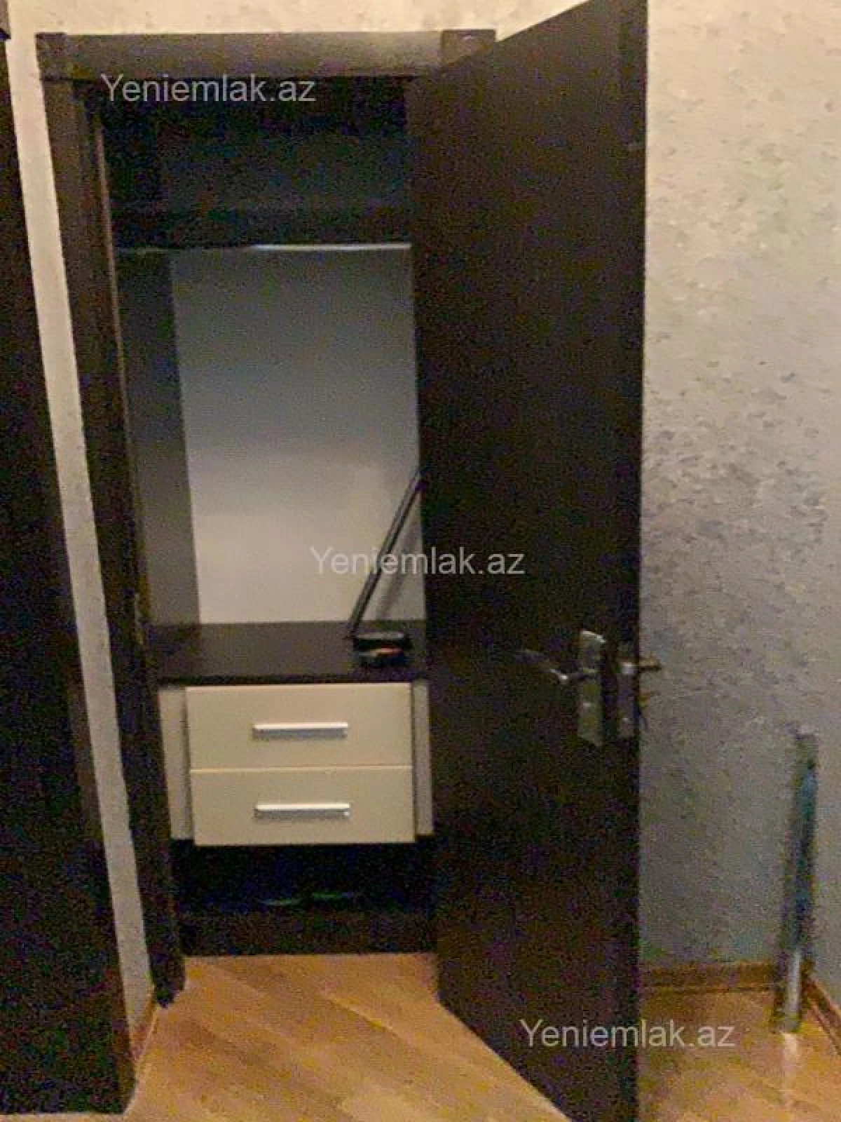 Satılır 2 otaqlı köhnə tikili 50 m²