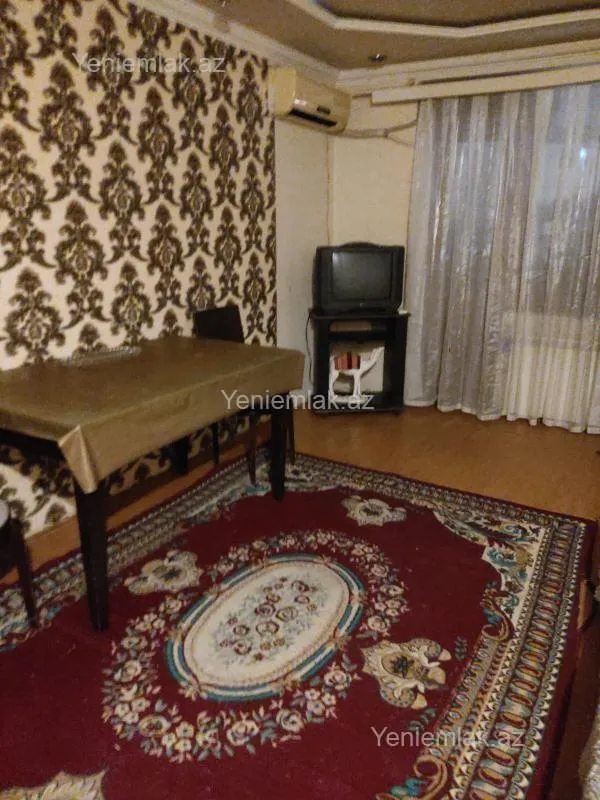 Satılır 2 otaqlı köhnə tikili 50 m²