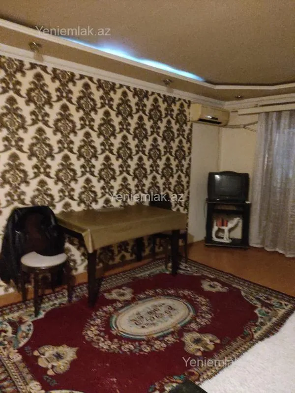 Satılır 2 otaqlı köhnə tikili 50 m²