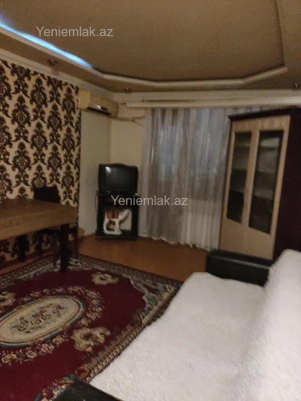 Satılır 2 otaqlı köhnə tikili 50 m²