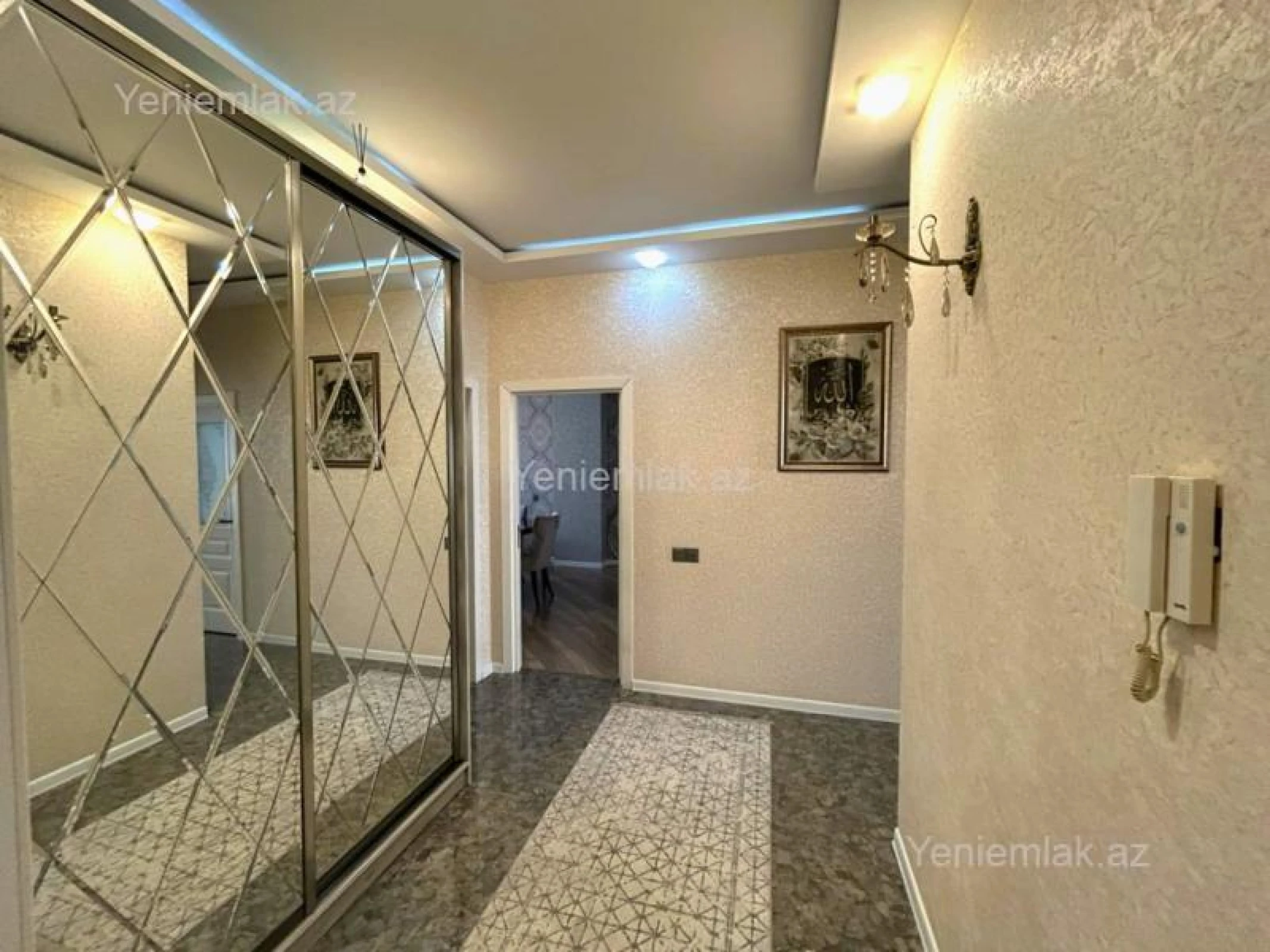 Satılır 4 otaqlı yeni tikili 135 m²