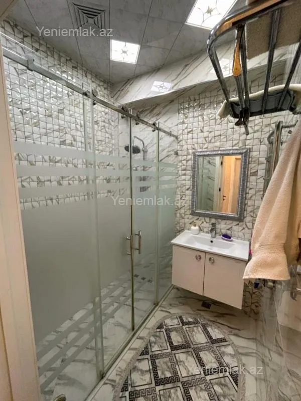 Satılır 4 otaqlı yeni tikili 135 m²