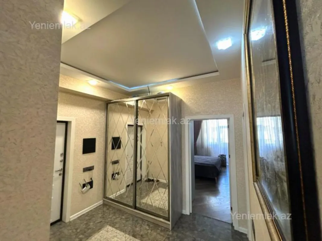 Satılır 4 otaqlı yeni tikili 135 m²