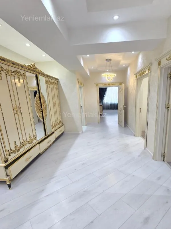 Satılır 3 otaqlı yeni tikili 125 m²