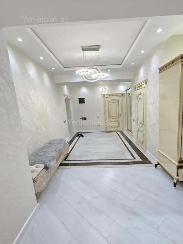 Satılır 3 otaqlı yeni tikili 125 m²
